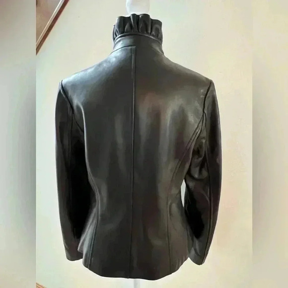 DKNY Donna Karan New York| ladies lambskin moto style leather jacket. Size: S - Picture 9 of 16